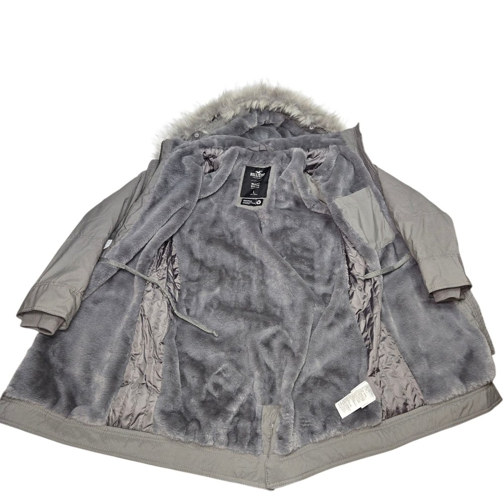 Hollister Women's Gray Jacket/ Parka with Faux Fur Hood Size Large *LIKE NEW* - Picture 3 of 12